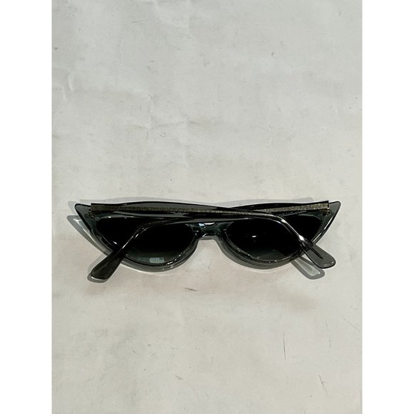 Illesteva Vivienne cat eye Sunglasses in Grey - Picture 2 of 8